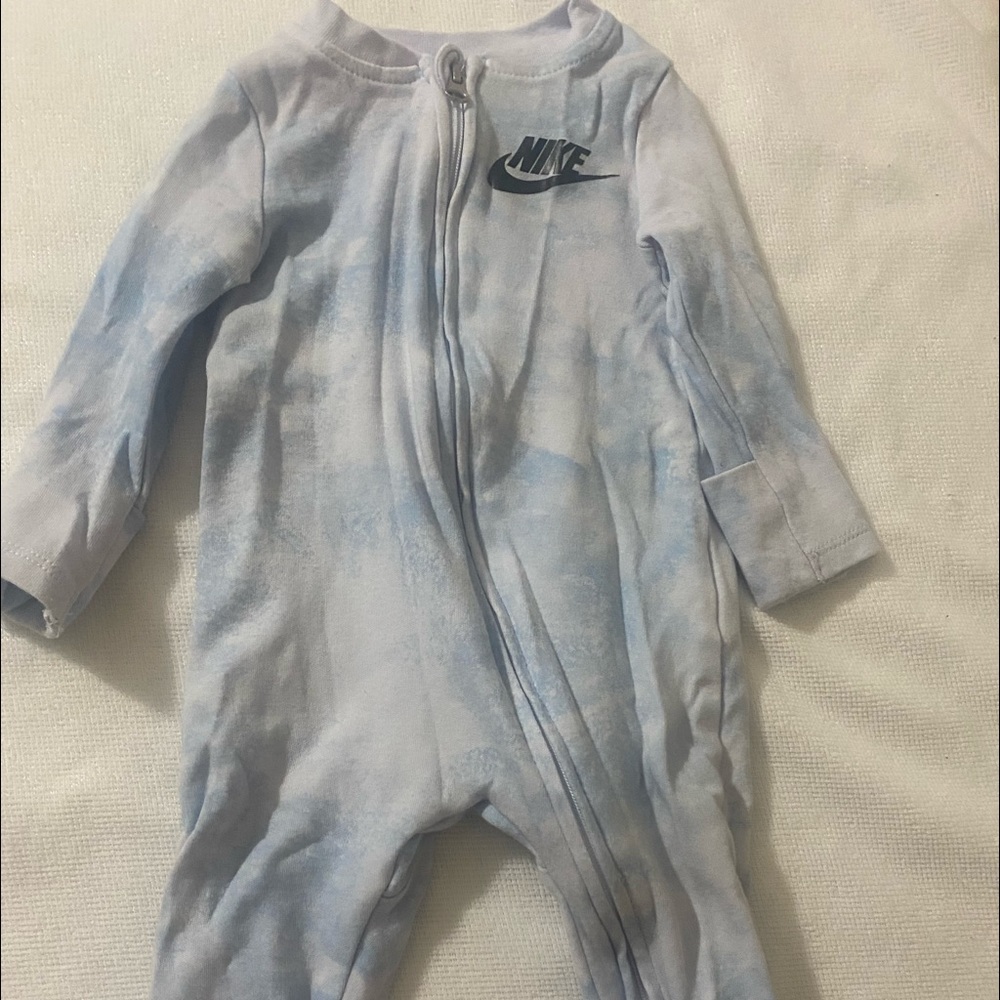 Nike 3 months baby sleeper